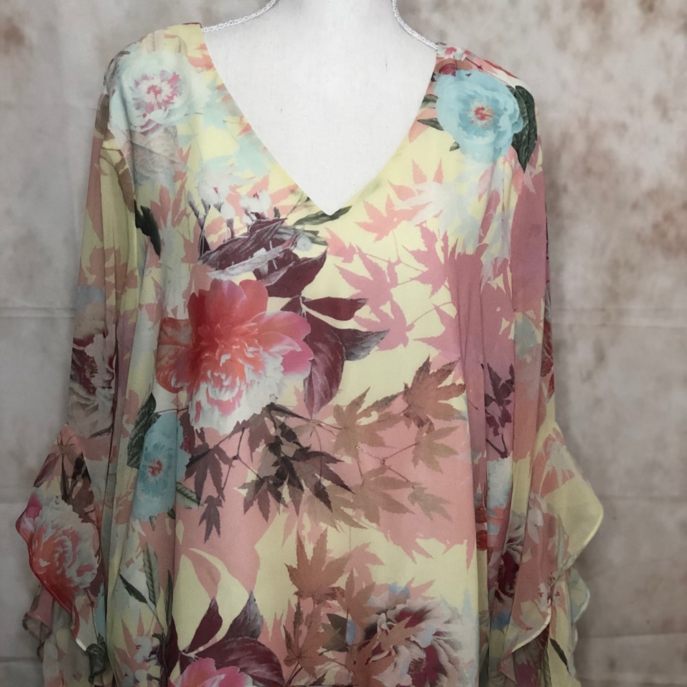 Vince Camuto floral blouse Lg